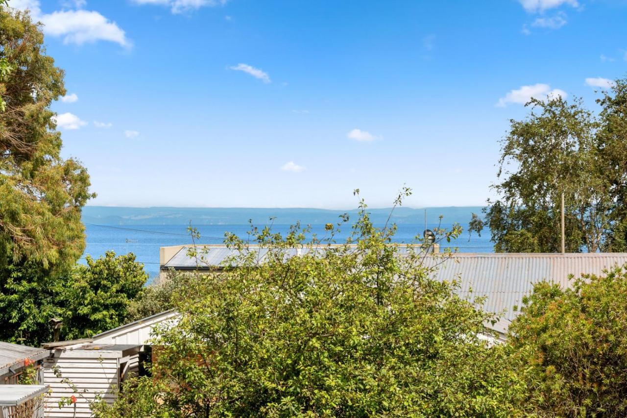 Waitahanui Lake House - Lake Taupo Holiday Home Luaran gambar