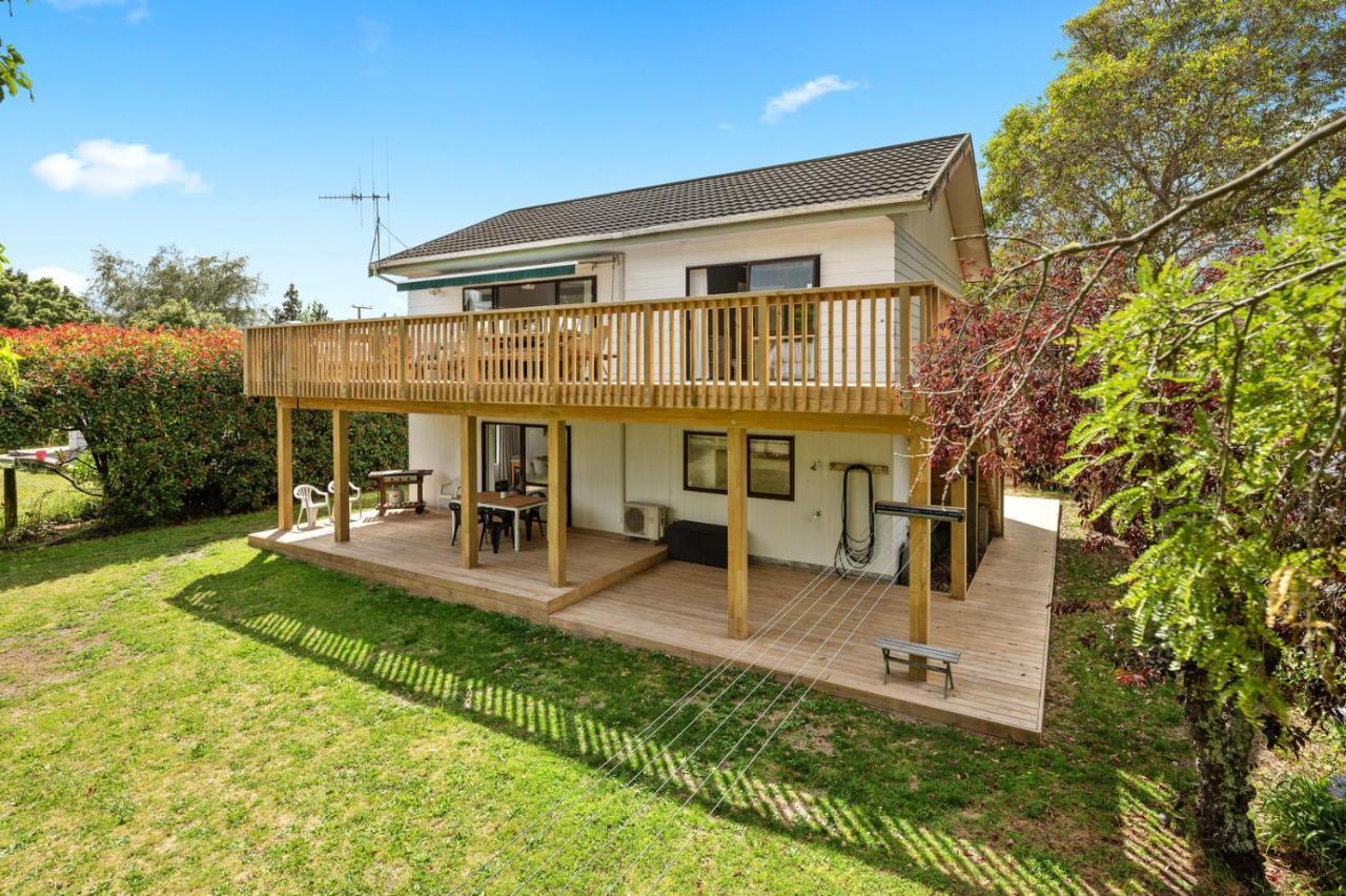 Waitahanui Lake House - Lake Taupo Holiday Home Luaran gambar