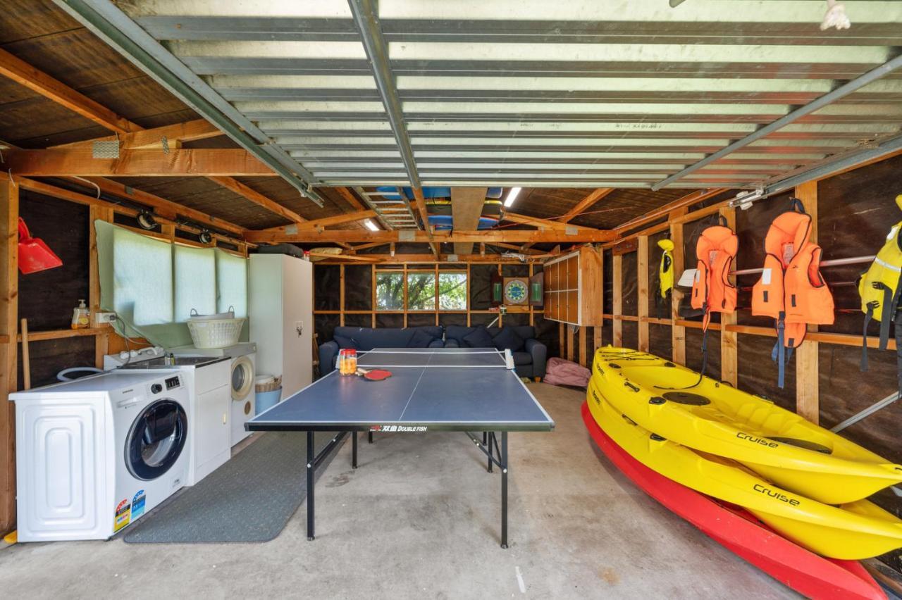 Waitahanui Lake House - Lake Taupo Holiday Home Luaran gambar
