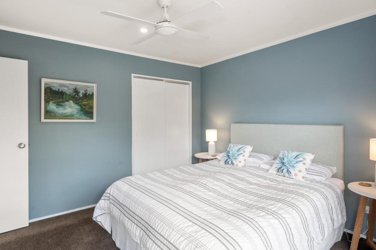 Waitahanui Lake House - Lake Taupo Holiday Home Luaran gambar