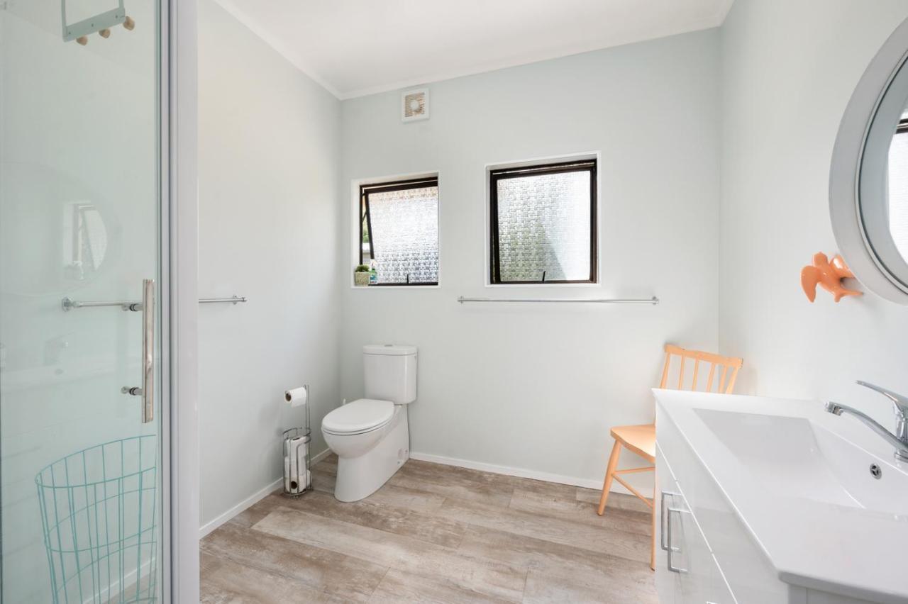 Waitahanui Lake House - Lake Taupo Holiday Home Luaran gambar